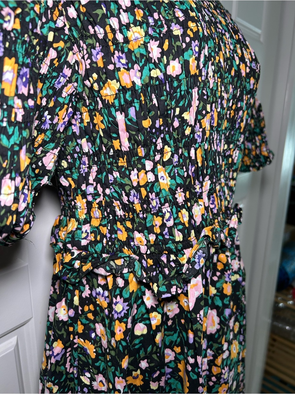 Tuckernuck Hyacinth House Samantha Dress S Black Floral Smocked Midi Puff Sleeve - Picture 4 of 10